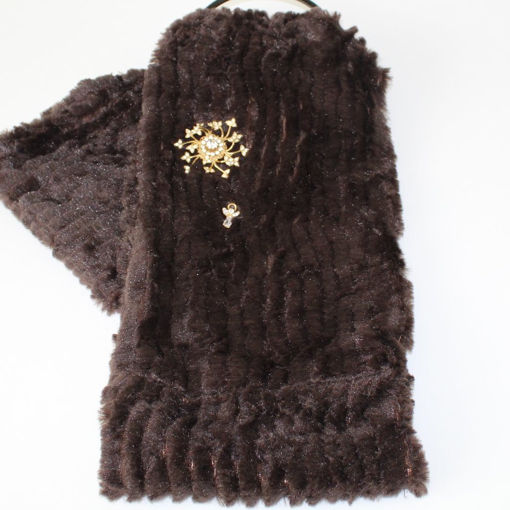 Alexa Rose Faux Fur Infinity Scarf with Rhinestone Brooch Angle Pin